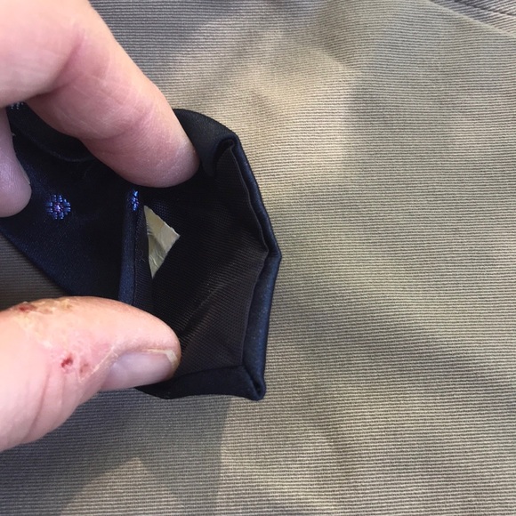 Etienne Aigner Navy Blue Floral Neck Tie Circles - Picture 8 of 8